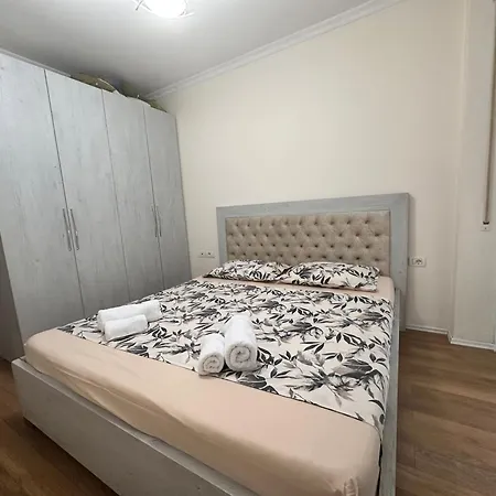 Sophia II Daily Apartments *